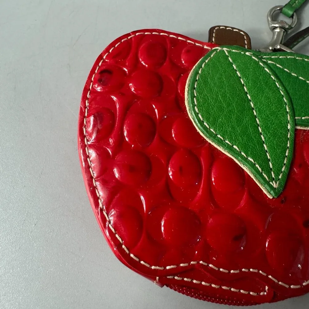 Vintage Coach Signature Red Apple Coin Purse Patent Leather Wristlet - Picture 3 of 14